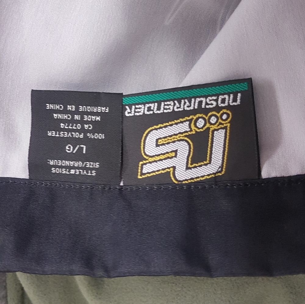 No Surrender Shirt - Picture 4 of 4